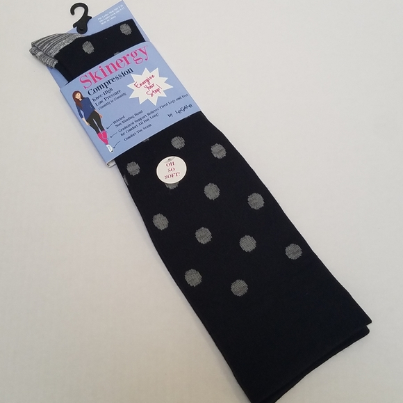 Skinergy by Legale Accessories Skinergy Compression Kneehigh Socks